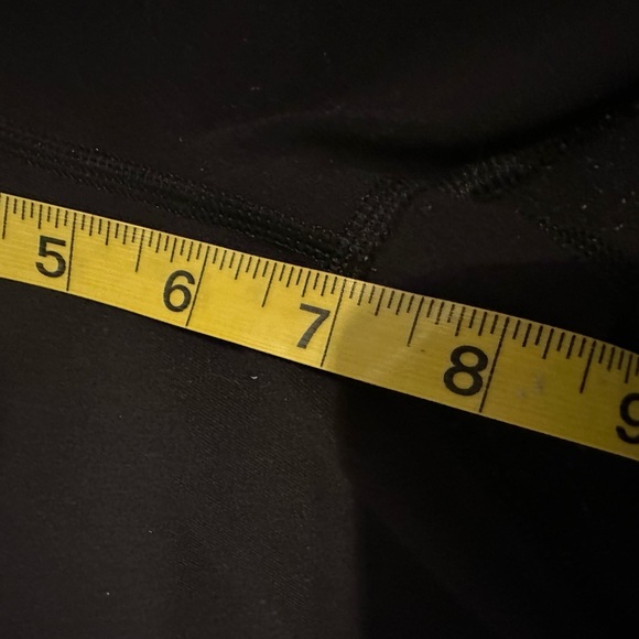 Lululemon crops - Picture 8 of 9